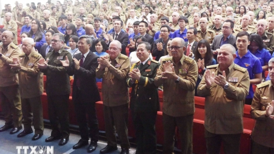 Cuban journalist impressed with Vietnamese army's growth